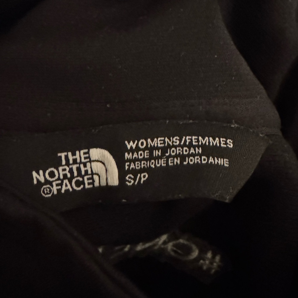 The North Face Women’s Quarter Zip Branded Pullover - Picture 5 of 5